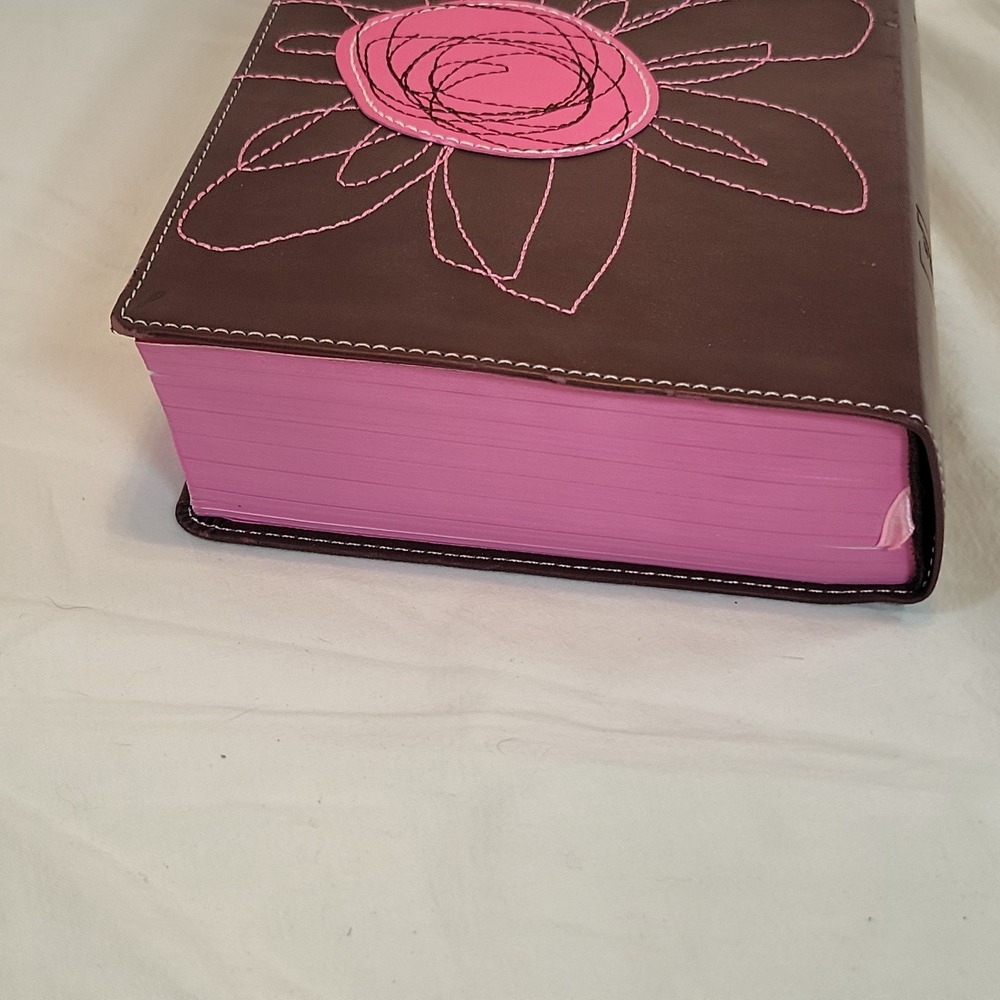 Zondervan NIV True Images Bible Teen Girls Brown Pink Flower Italian Duo-Tone - Picture 12 of 12